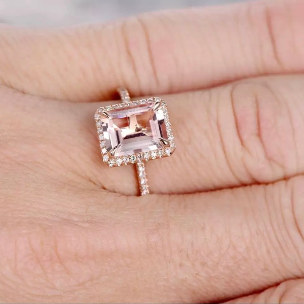 ✨Massive 18K Square Morganite Ring✨ - Picture 4 of 7